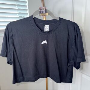 218. Alphalete Women's Black Cropped Performance Tee